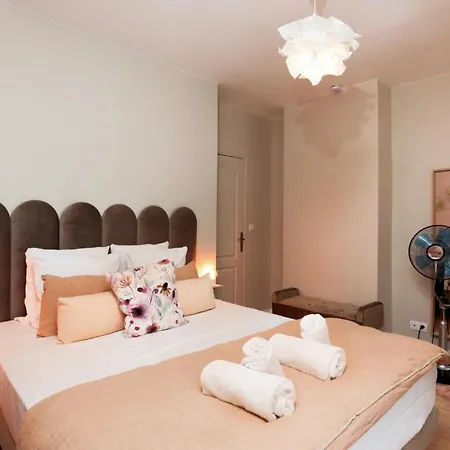 Terra D'automne By Rahault Conciergeriedamecarcas *